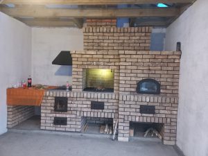 печь барбекю из кирпича